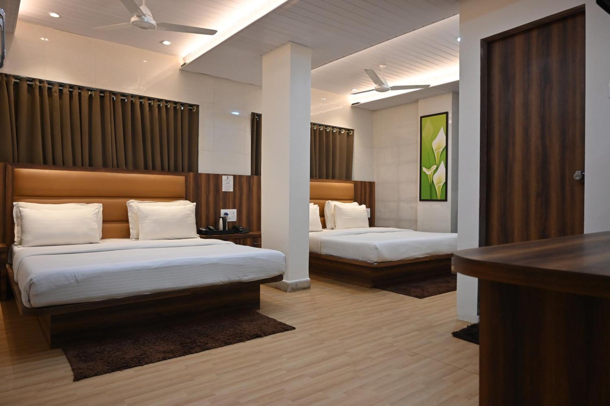 Hotel Sai Yatri Trimbak Exterior photo